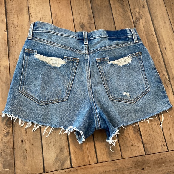 Abercrombie Annie high rise short. - Picture 2 of 3